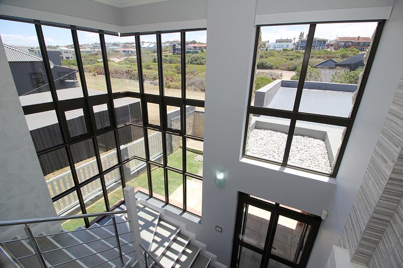 8 Bedroom Property for Sale in Reebok Western Cape